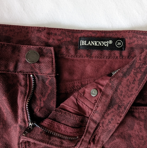 BLANK NYC Denim Snake Print Denim Mini Skirt Size 25 - Picture 5 of 7